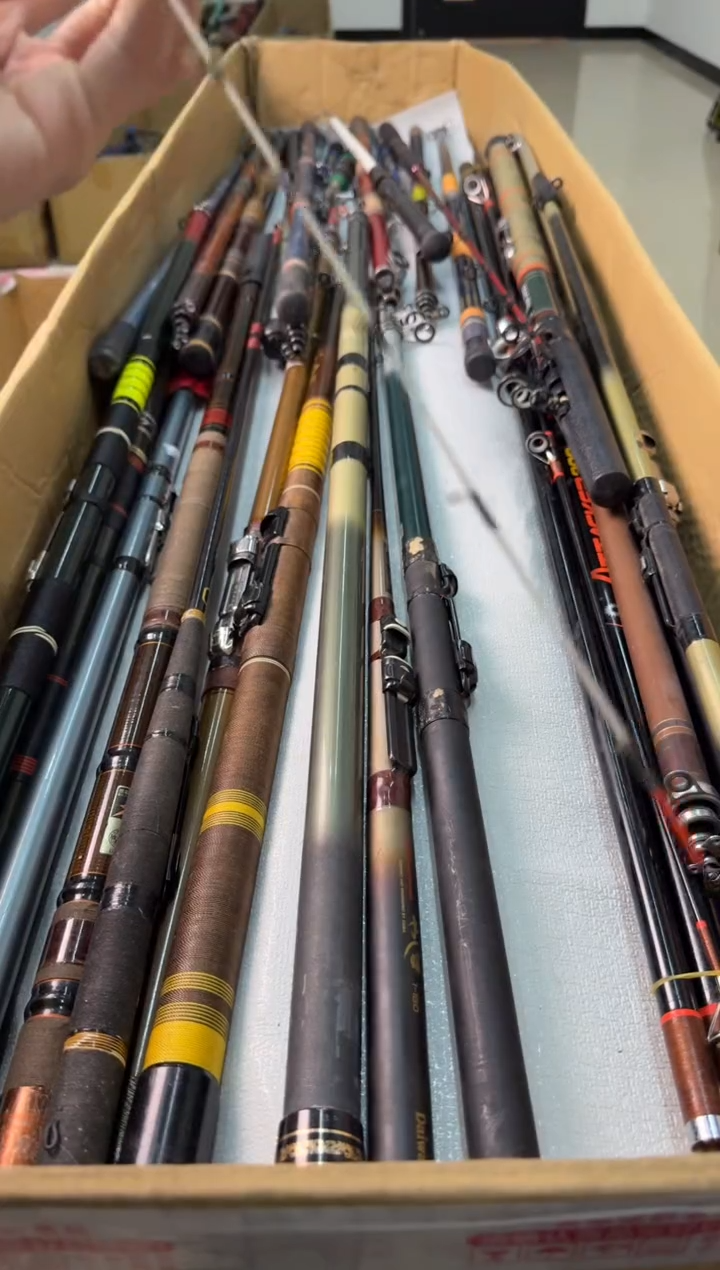 光*佬 孤品微瑕， 以直播间为准  加 10元发顺丰