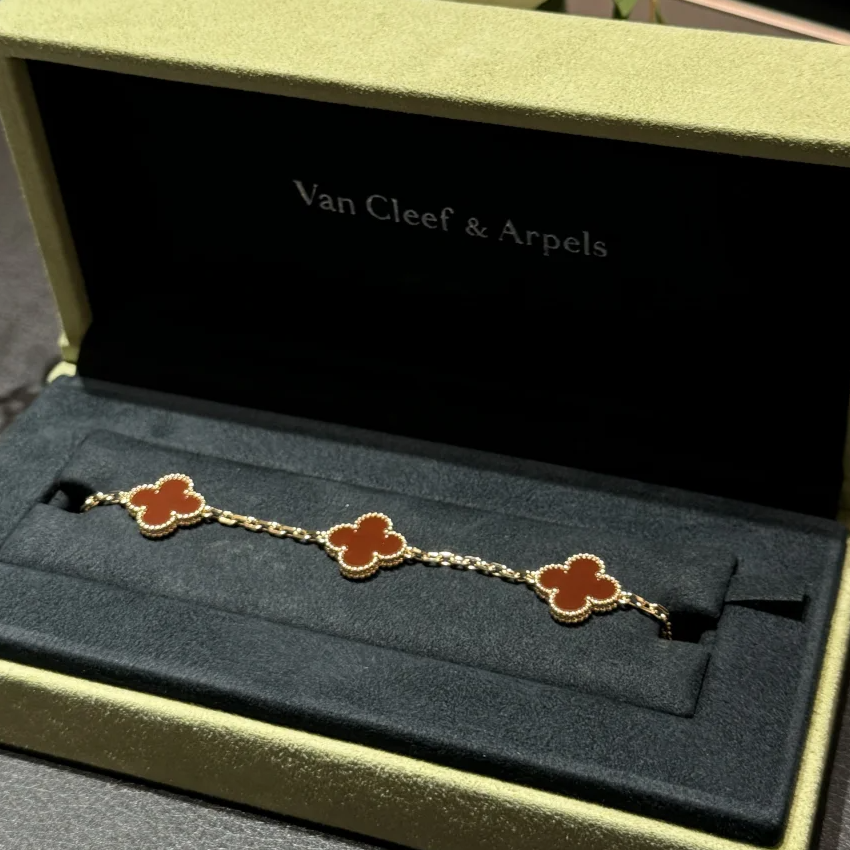 99新 梵克雅宝 小花6欢 中号五花手链 新扣 18K黄金/红玉髓