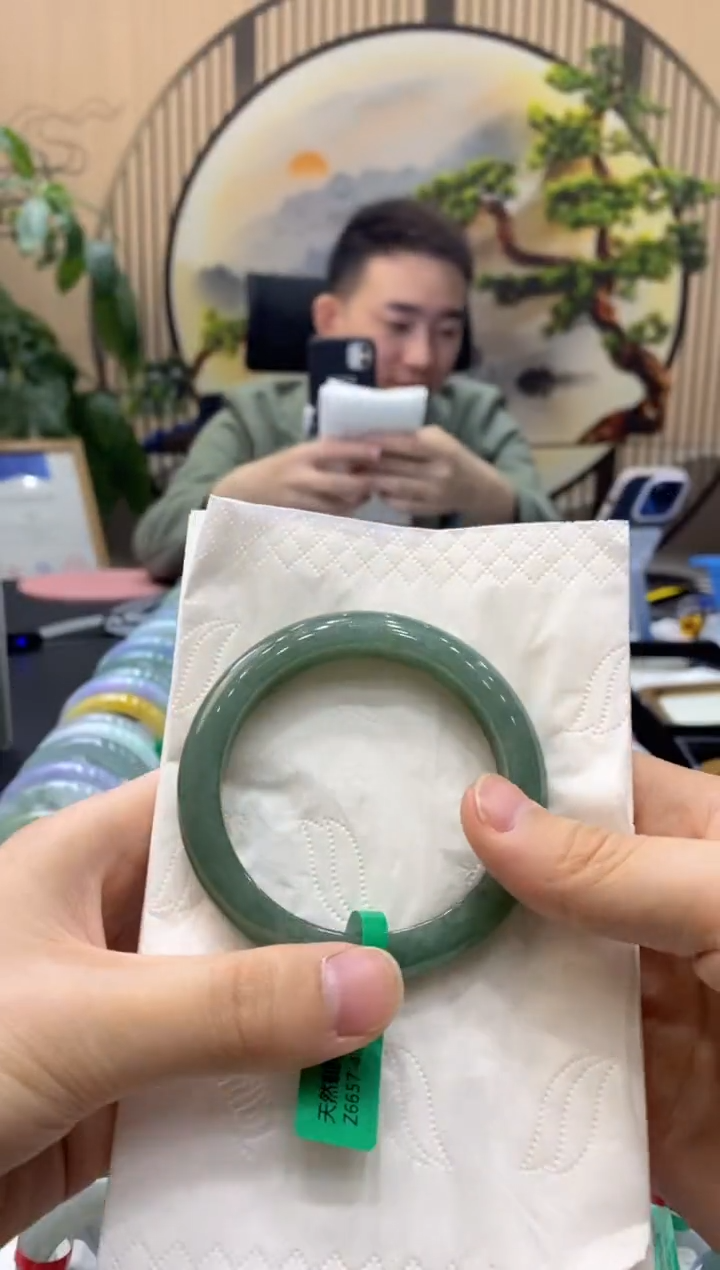 【闪购商品】翡翠手镯未镶嵌000008459