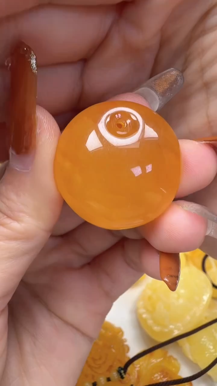 裸石琥珀未镶嵌如图