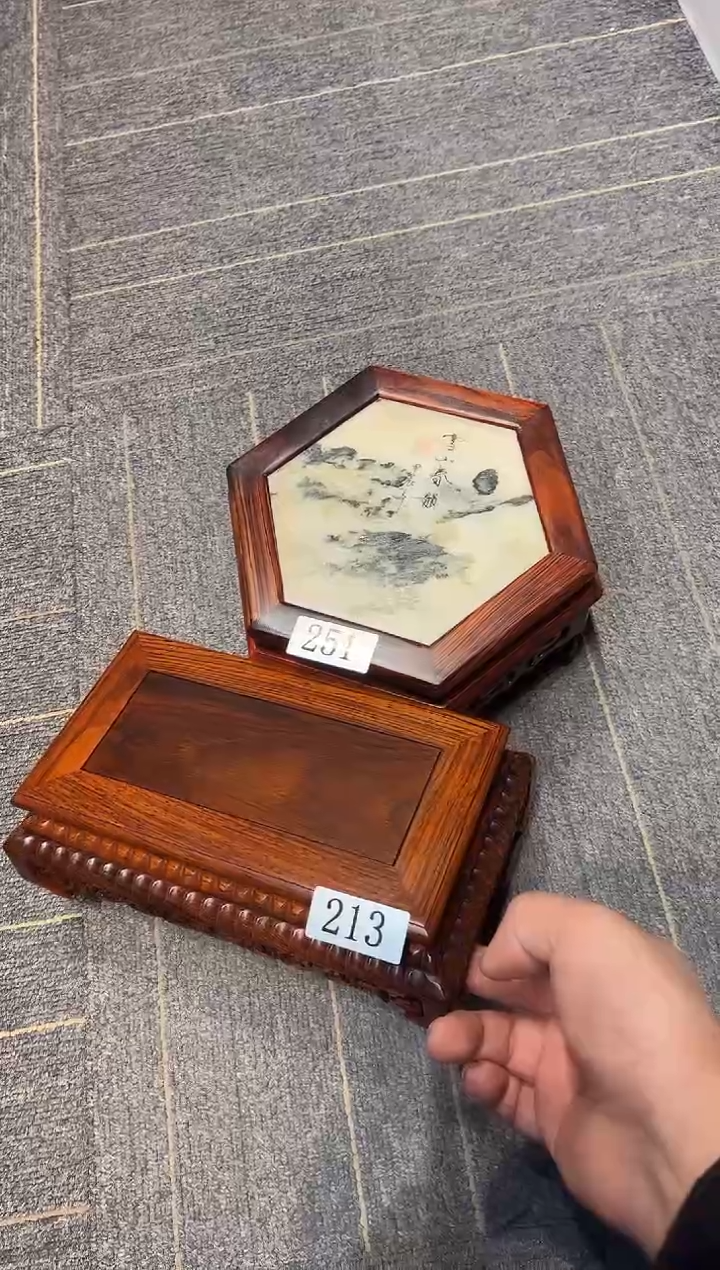 【闪购商品】红酸枝木类端景台工艺品