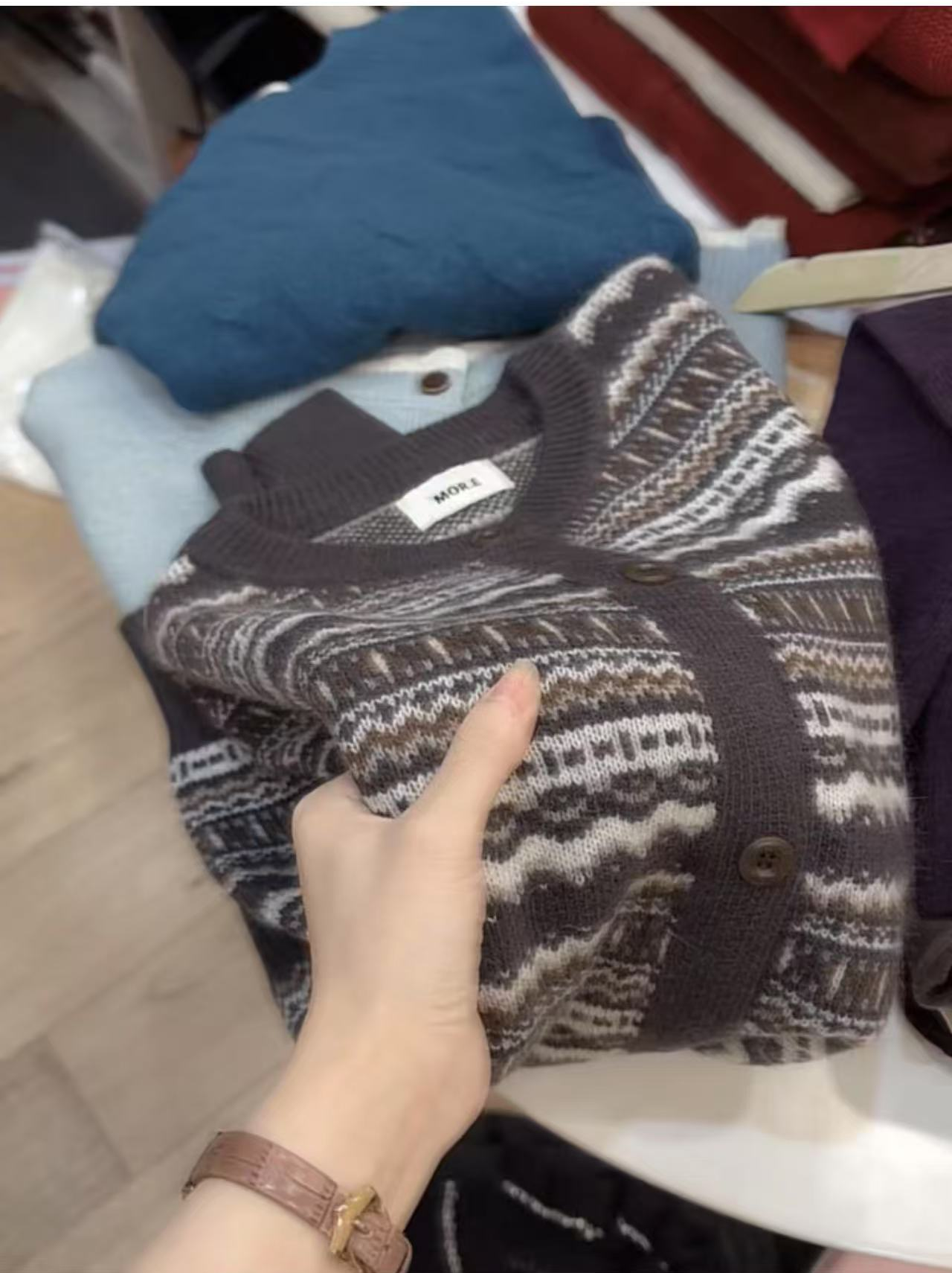 七言家  费尔岛织花！栗子灰加厚毛衣开衫