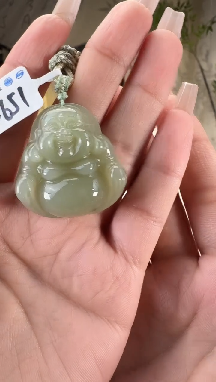 和田玉未镶嵌颈饰佛公