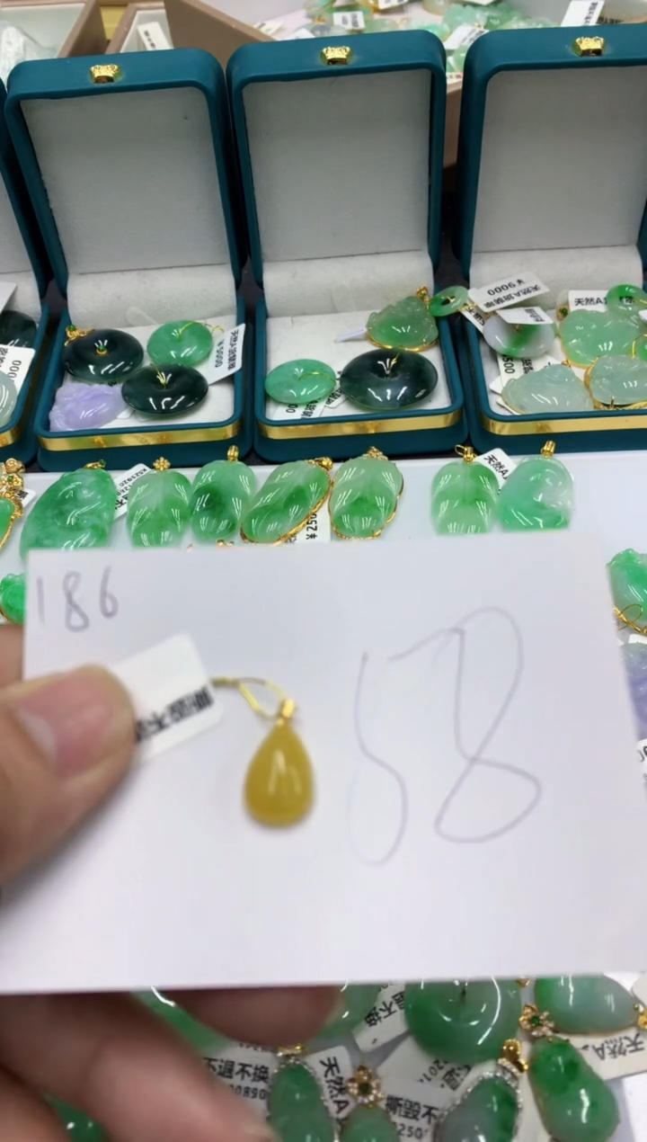 【闪购商品】翡翠颈饰18K金镶嵌1111111111