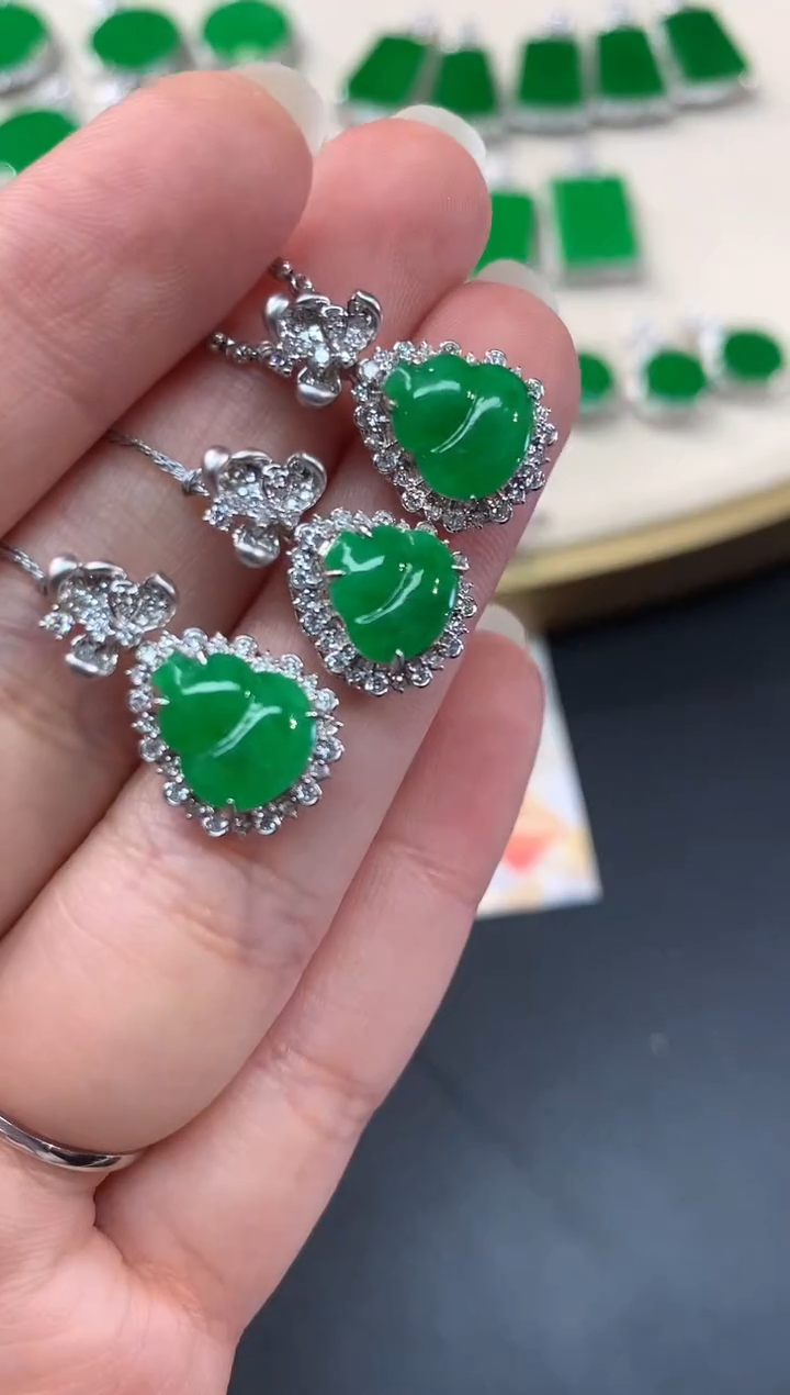 【闪购商品】翡翠吊坠(不含链)18K金镶嵌A215|5980+0