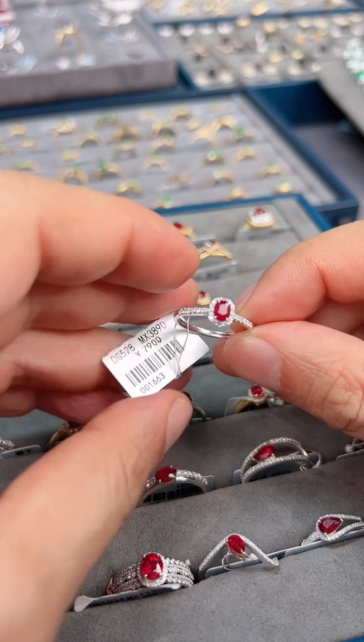 【闪购商品】红宝石戒指18K金镶嵌0.46ct