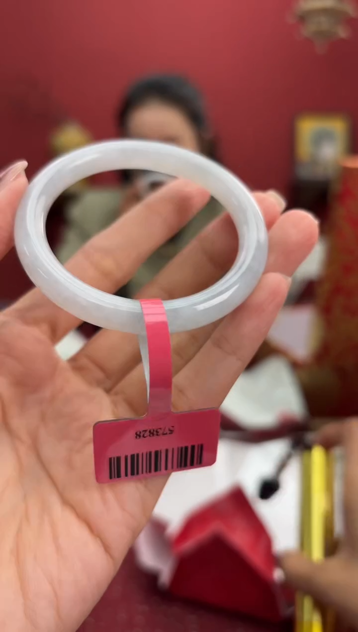 【闪购商品】翡翠手镯（圆镯）未镶嵌12手镯