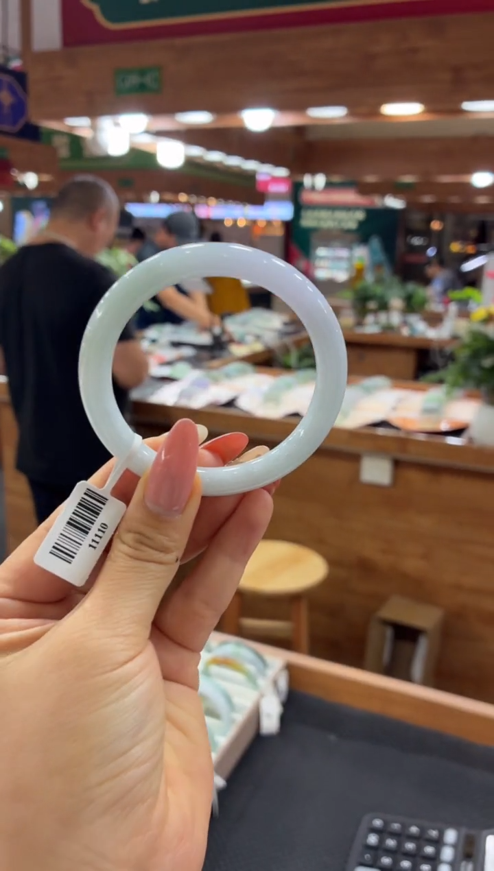 未镶嵌手镯翡翠手镯