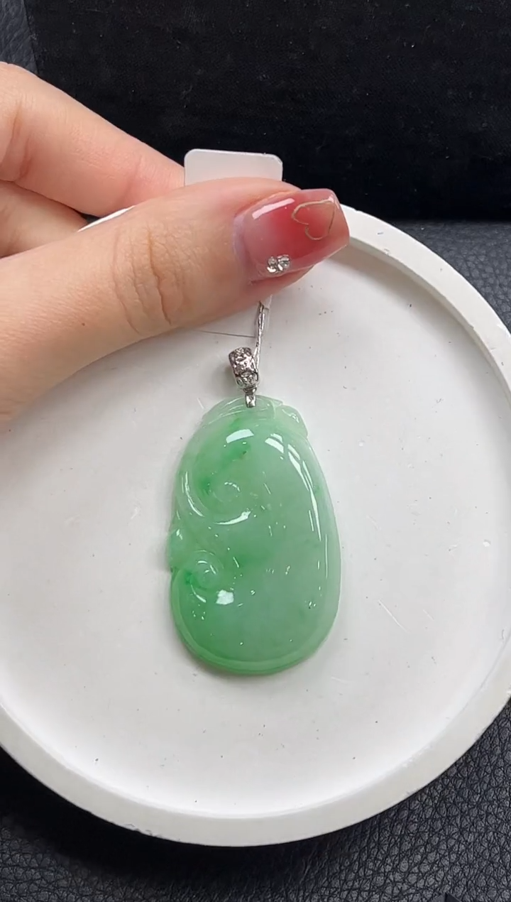 【闪购商品】翡翠颈饰18K金镶嵌如意