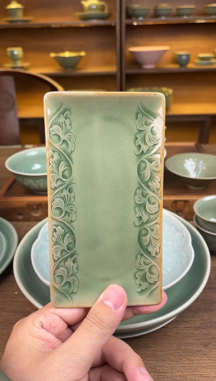 【闪购商品】纯手工刻花毛巾盘一只