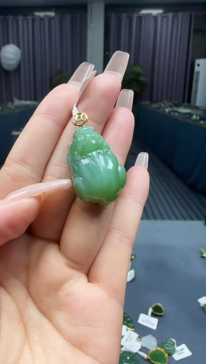 【闪购商品】和田玉挂件18K金镶嵌1