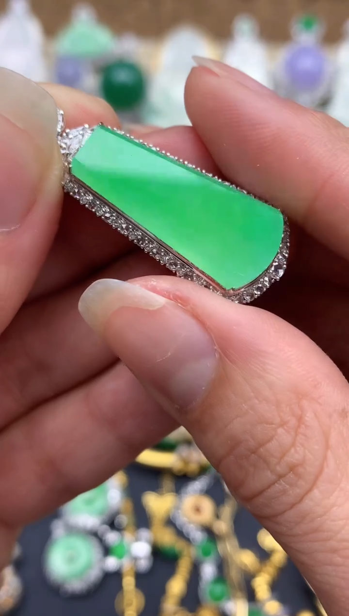 【闪购商品】翡翠吊坠(不含链)18K金镶嵌524-中国好珍宝