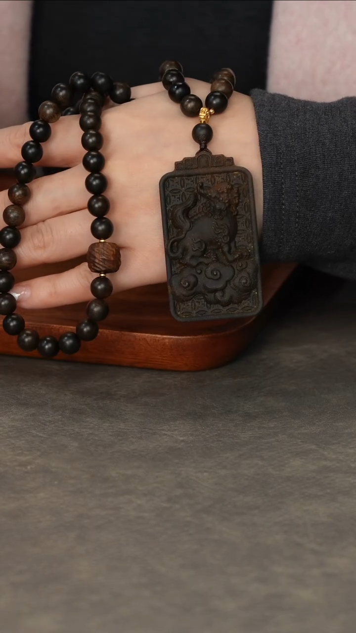 【闪购商品】沉香手串富国岛树心瘤疤料0.8脖挂搭沉香木雕貔貅