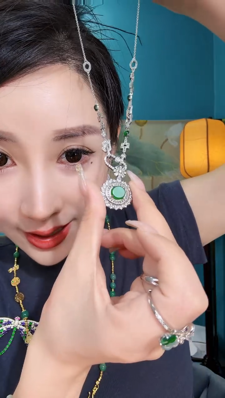 翡翠未镶嵌颈饰吊坠（不含链）