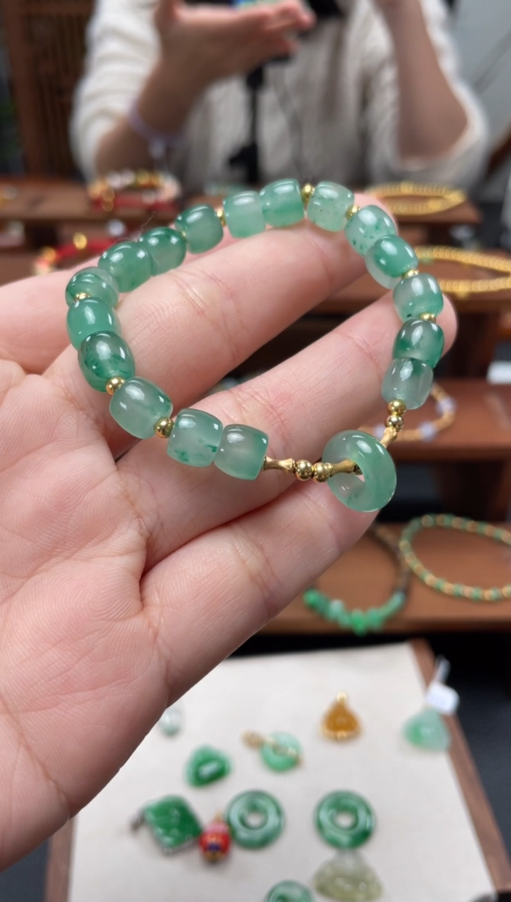 【闪购商品】石英质玉手串18K金镶嵌一个    P338