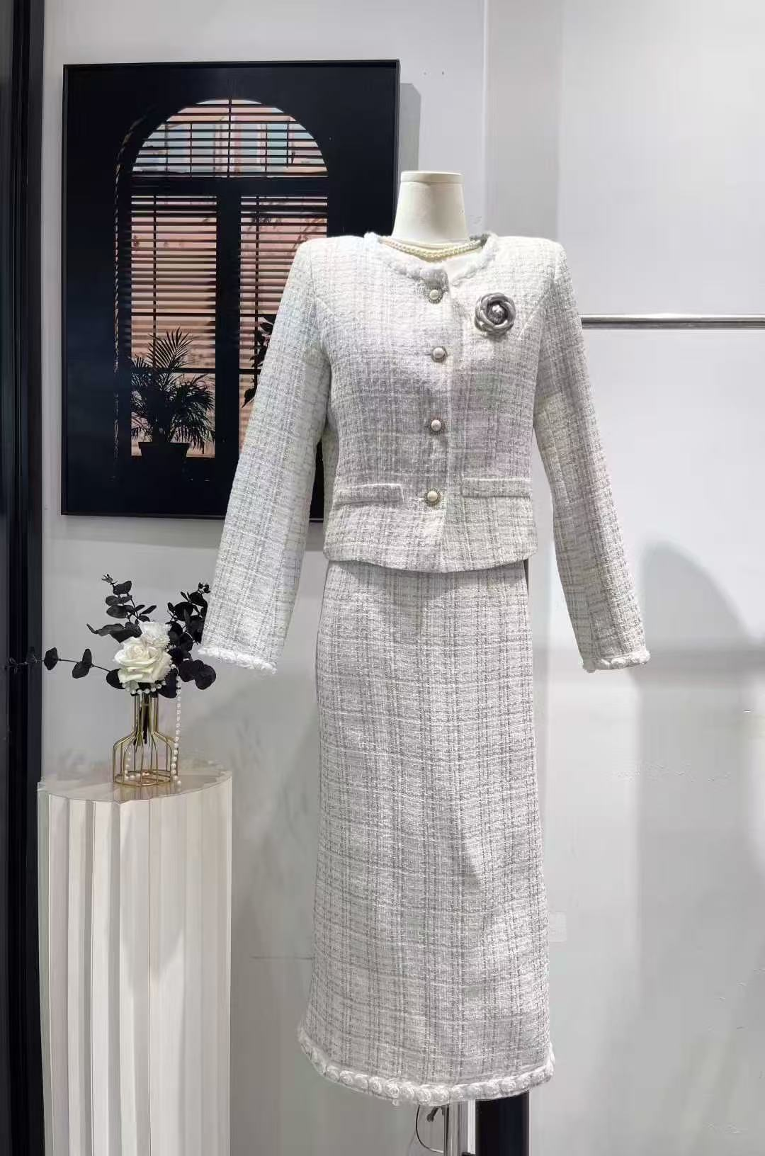 秋冬新款小香风套装裙带胸针时尚百搭修身