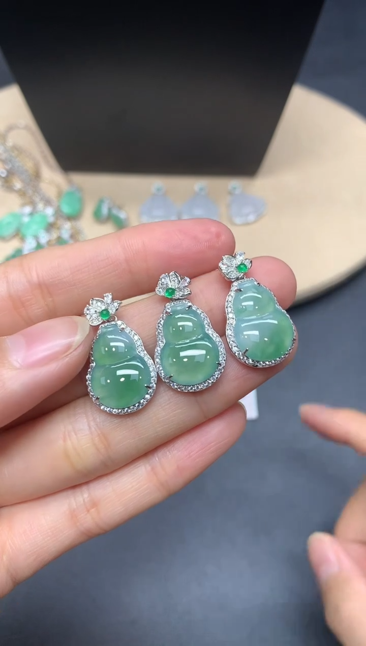 【闪购商品】翡翠吊坠(不含链)银S925镶嵌葫芦【多样性发其一】