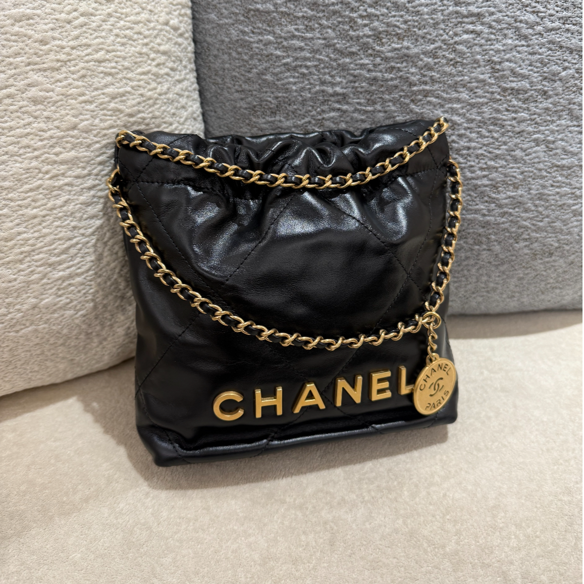 99新 Chanel/香奈儿 芯片款黑金22bag迷你斜挎包