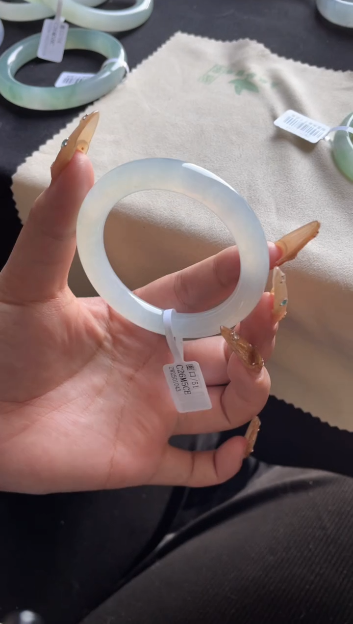 未镶嵌手镯翡翠三天鉴赏期