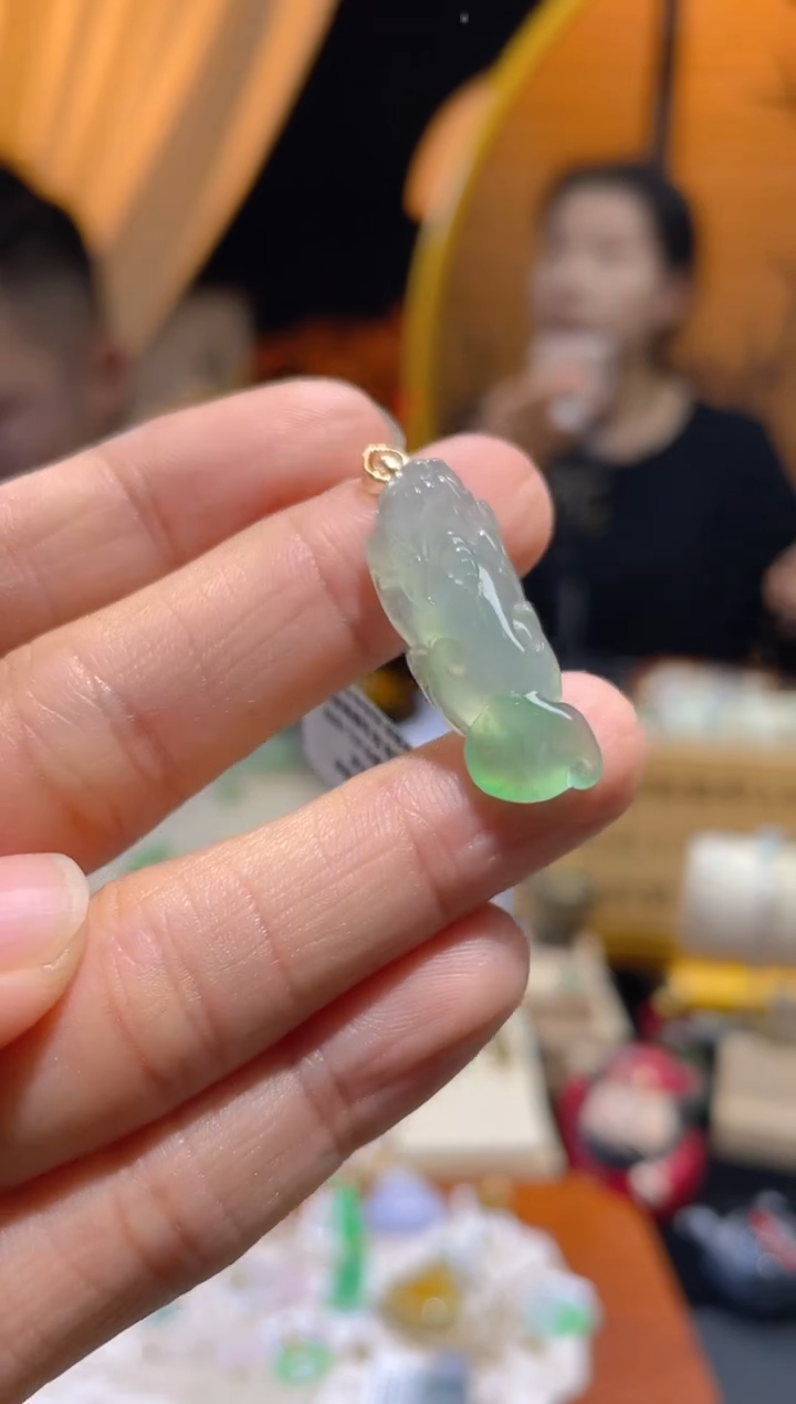【闪购商品】翡翠颈饰18K金镶嵌假一赔三