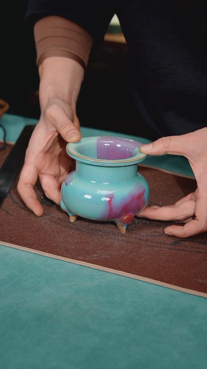 【闪购商品】98-1大三足罗汉炉（宋钧点斑 简包）