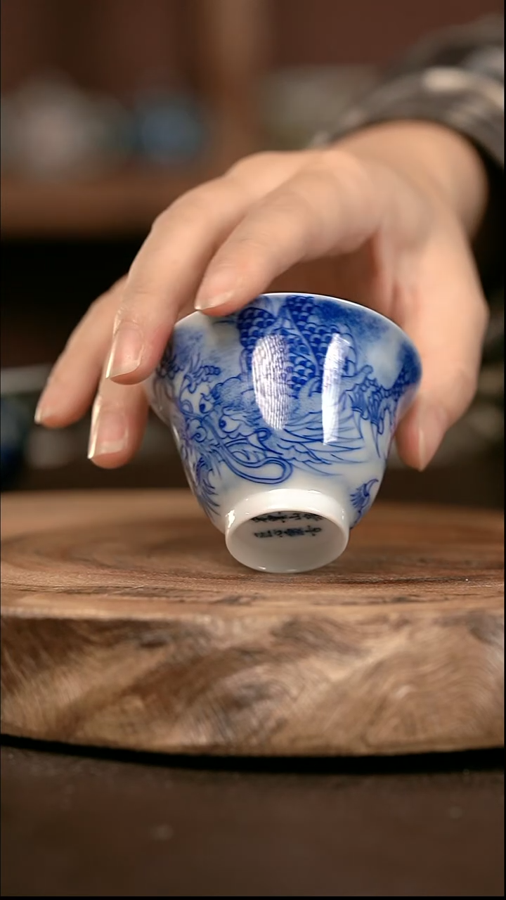 手绘高温现代瓷  气窑 超薄胎 点工苍龙铃铛杯60C