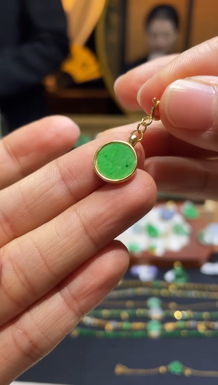 颈饰未镶嵌翡翠无事牌