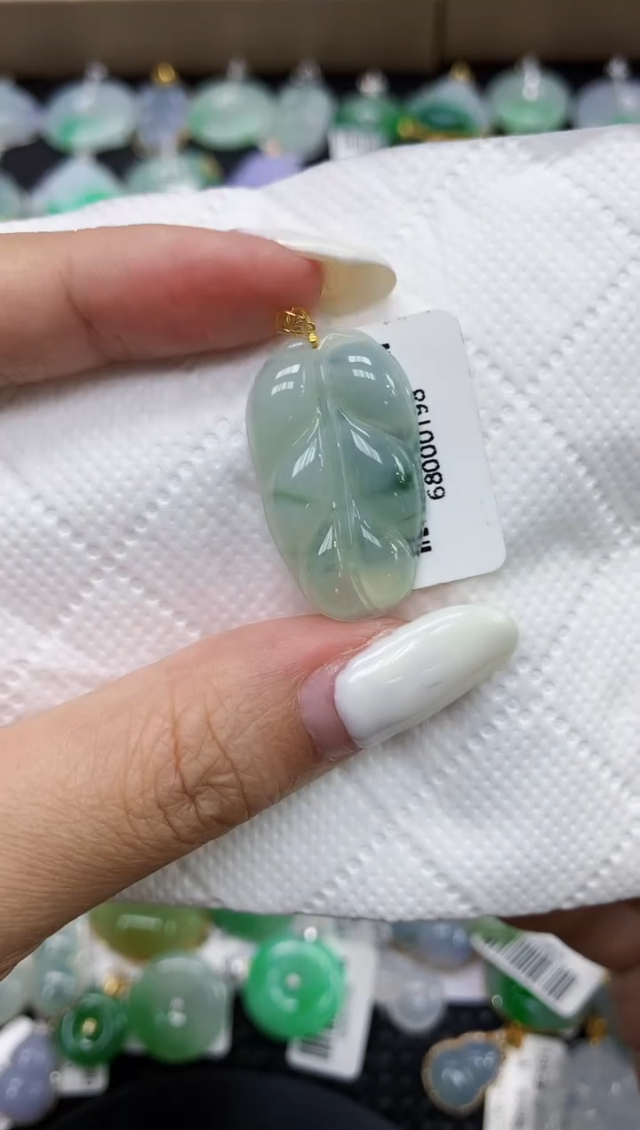 颈饰18K金镶嵌翡翠11111111111