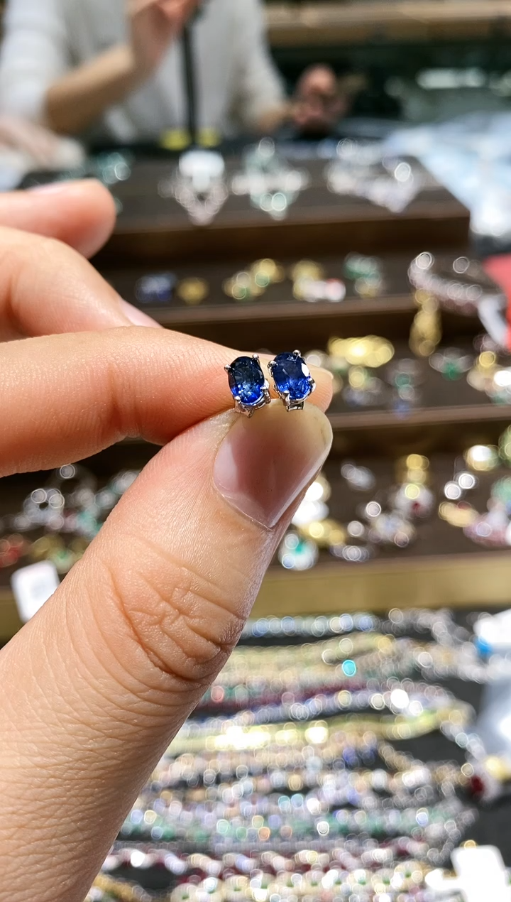 【闪购商品】蓝宝石耳饰银S925镀金镶嵌耳钉