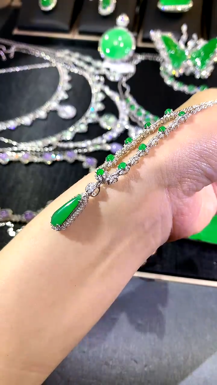 【闪购商品】翡翠颈饰18K金镶嵌60-套链