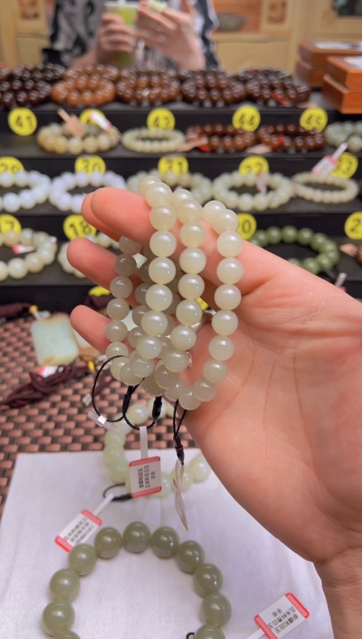 【闪购商品】和田玉手串未镶嵌且末料青白玉卡10手串发其一