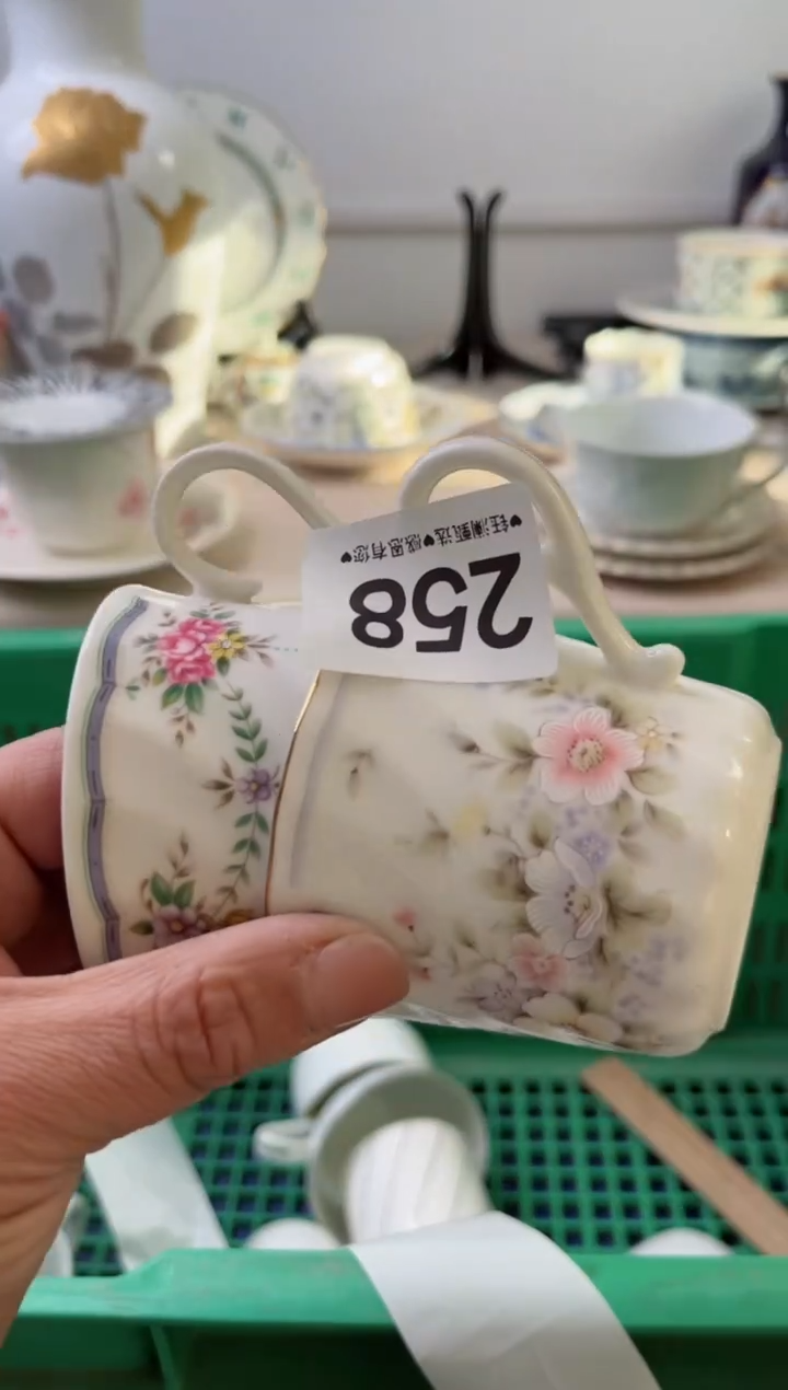 瓷片小***念258        