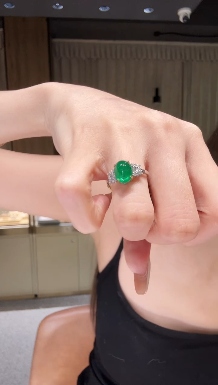 18K金镶嵌戒指祖母绿 CE0927