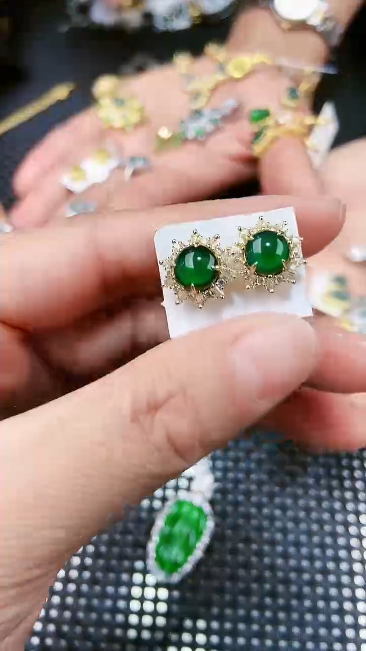 【闪购商品】翡翠耳饰未镶嵌11111111