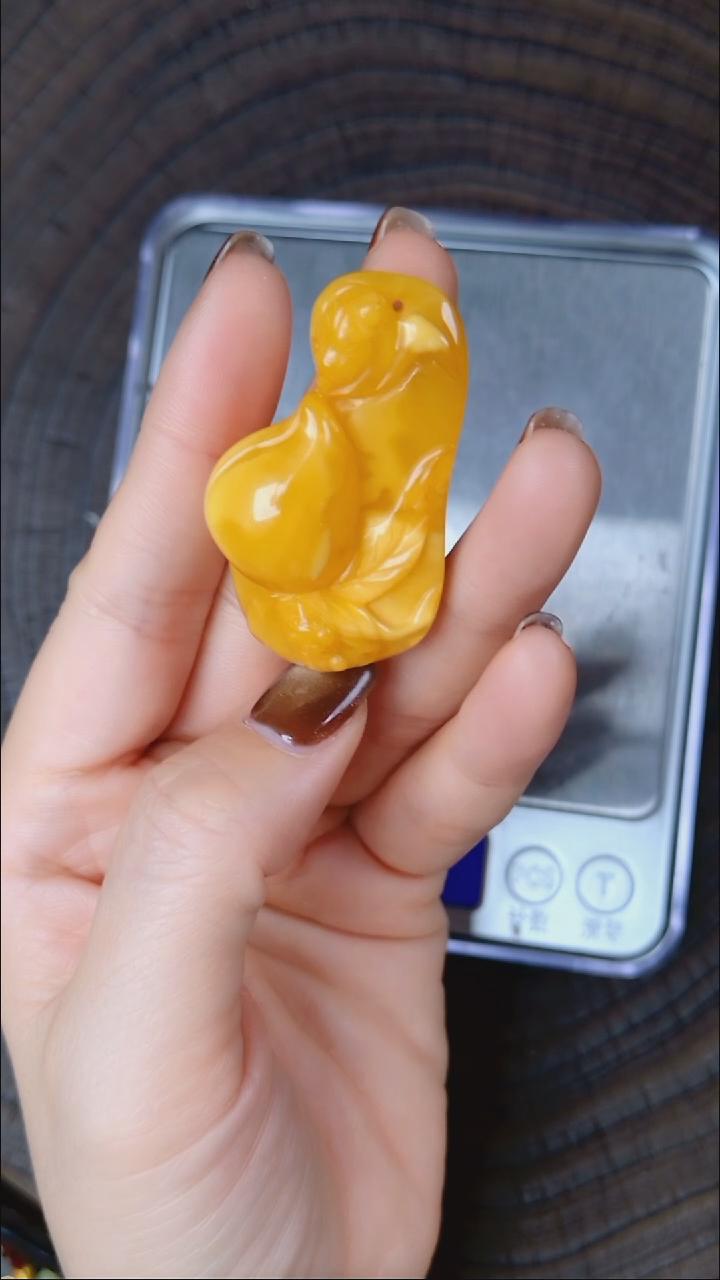 蜜蜡颈饰未镶嵌吊坠