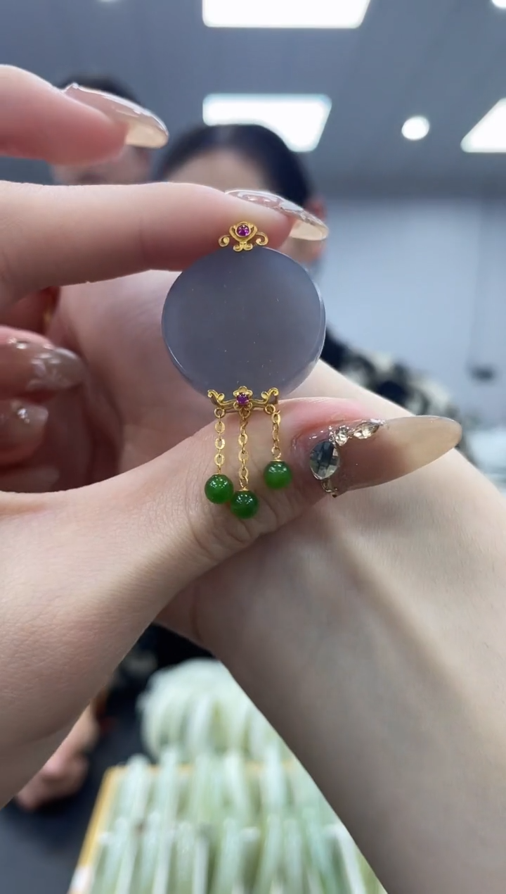 【闪购商品】和田玉吊坠18K金镶嵌多样性拍一发一烟紫圆牌jj