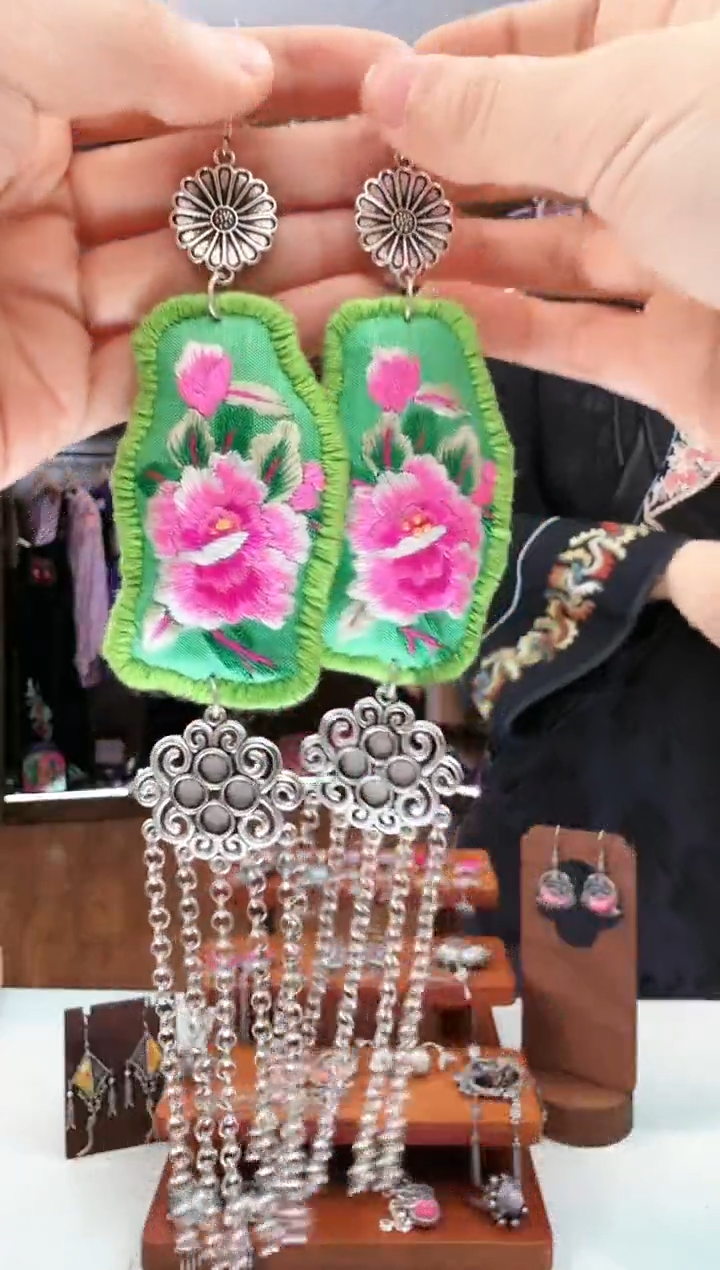 【闪购商品】织绣160蚩梦苗族古绣