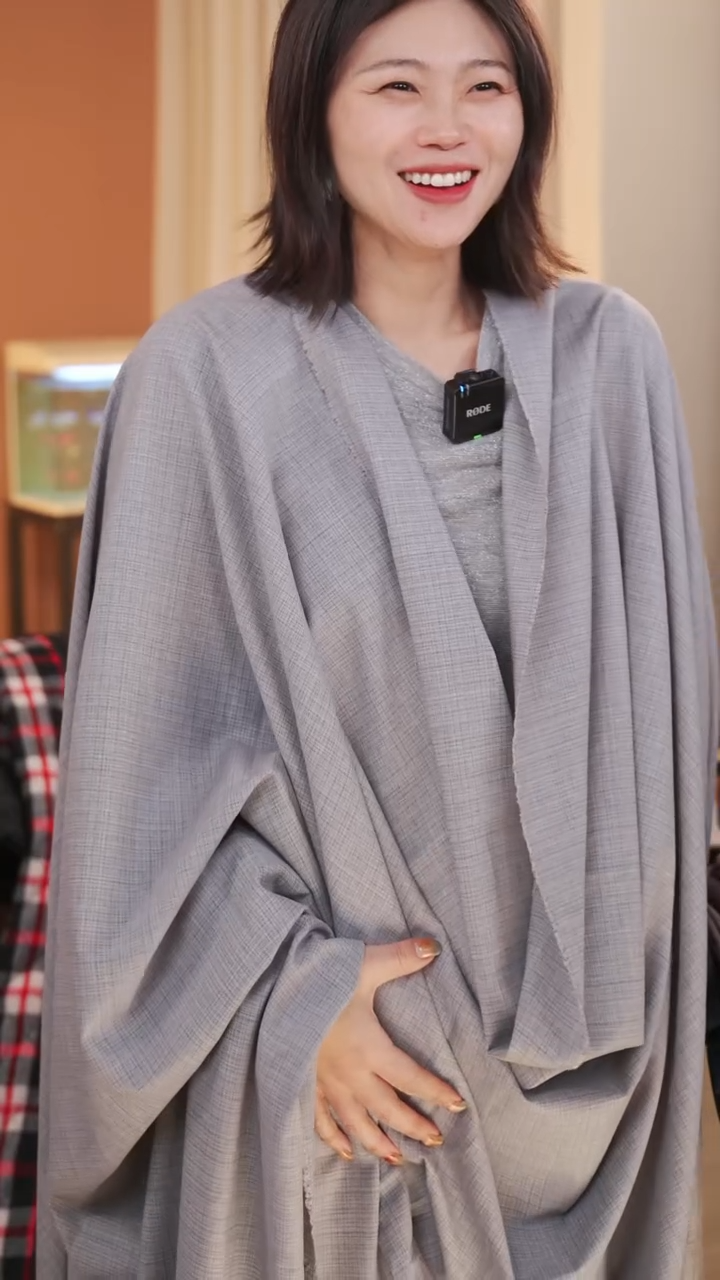 羊毛2.3米精纺羊毛面料 意大利进口