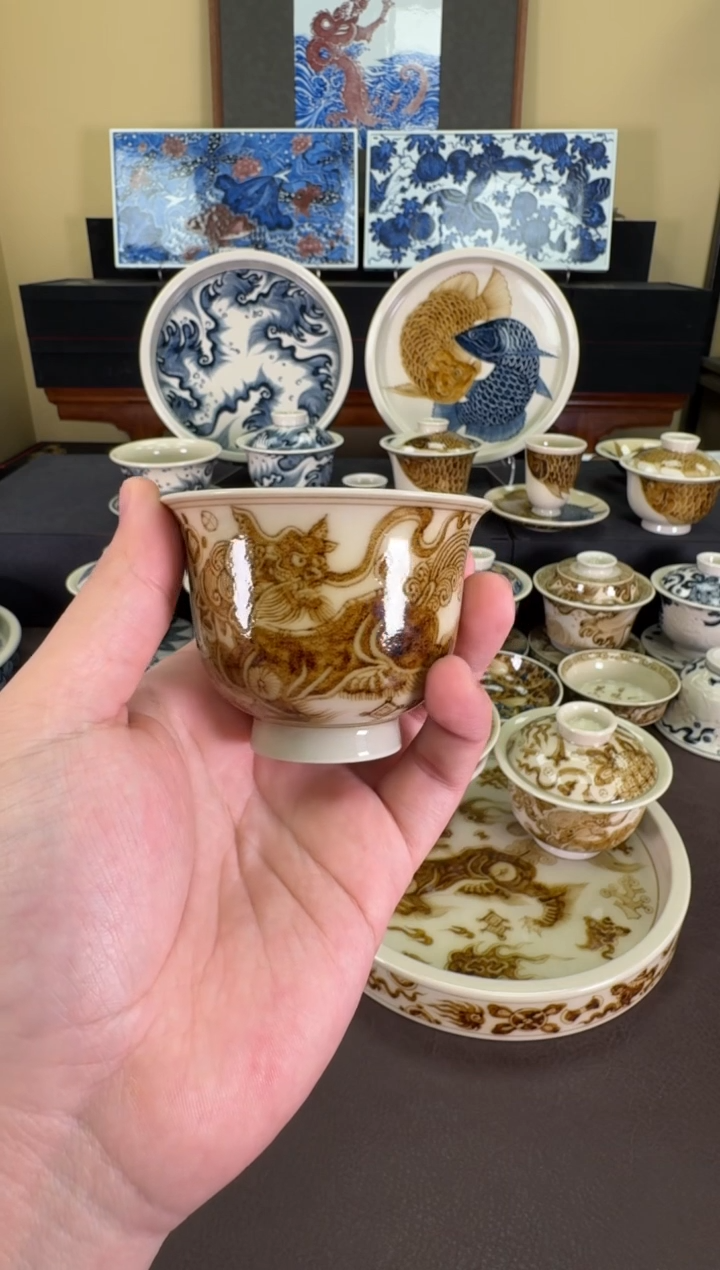 【闪购商品】瓷片釉里金杂宝狮子铃铛杯