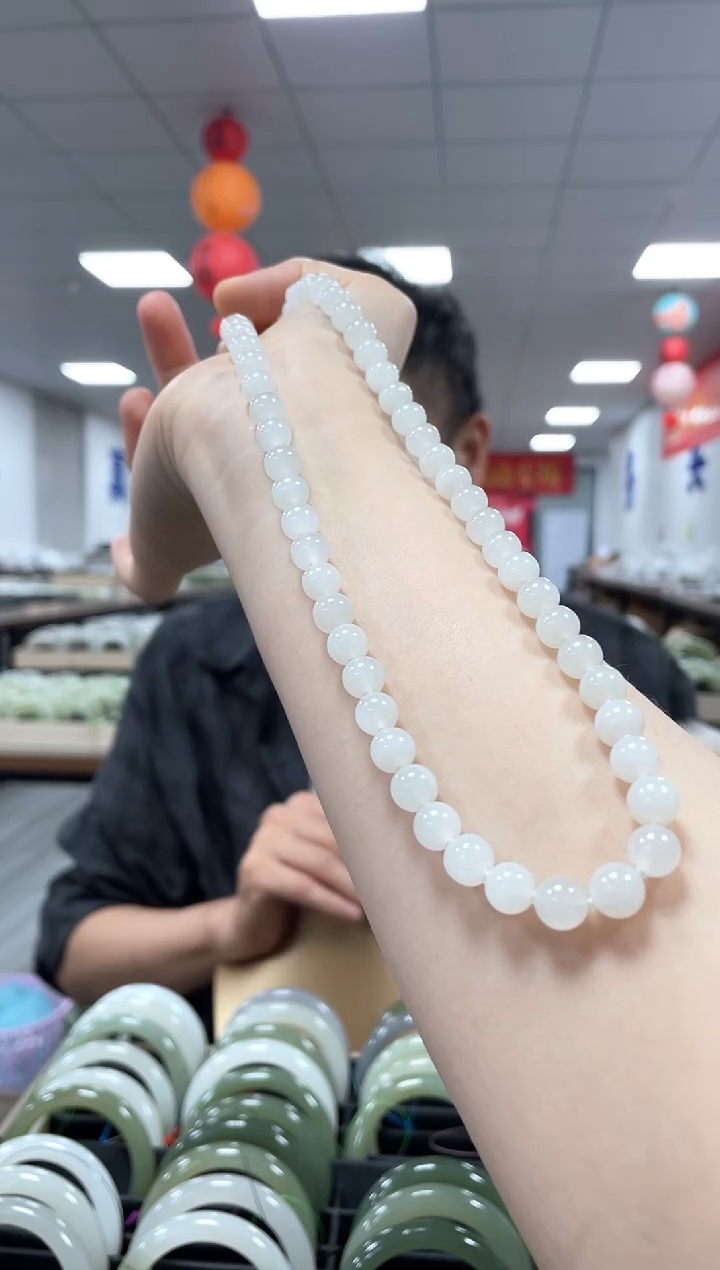 和田玉未镶嵌颈饰高品白玉卡8项链一条