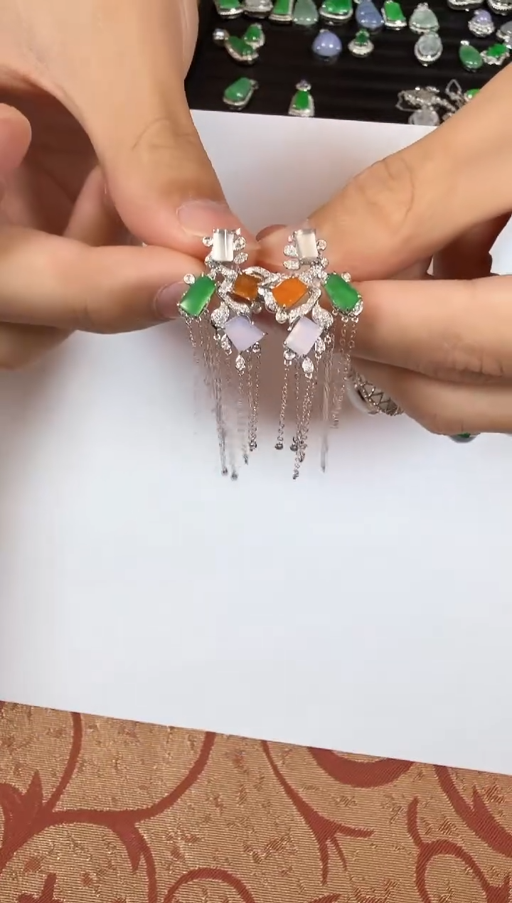 18K金镶嵌翡翠耳饰T100784