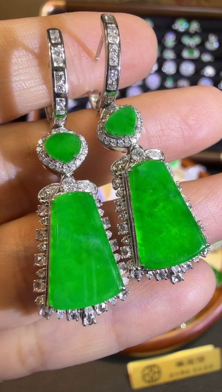 【闪购商品】翡翠耳饰18K金镶嵌满绿起光无事牌耳坠吊坠两用