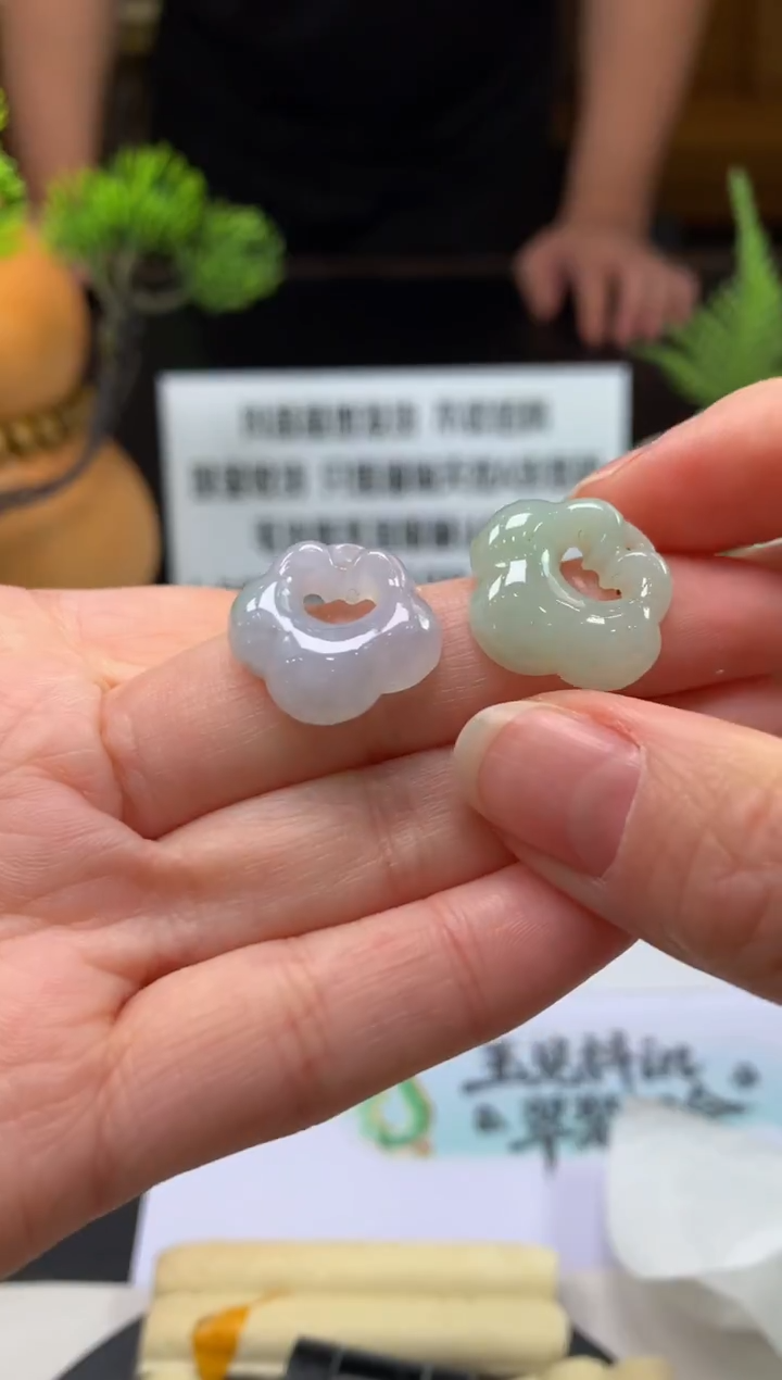 颈饰未镶嵌翡翠鞍****店---119700