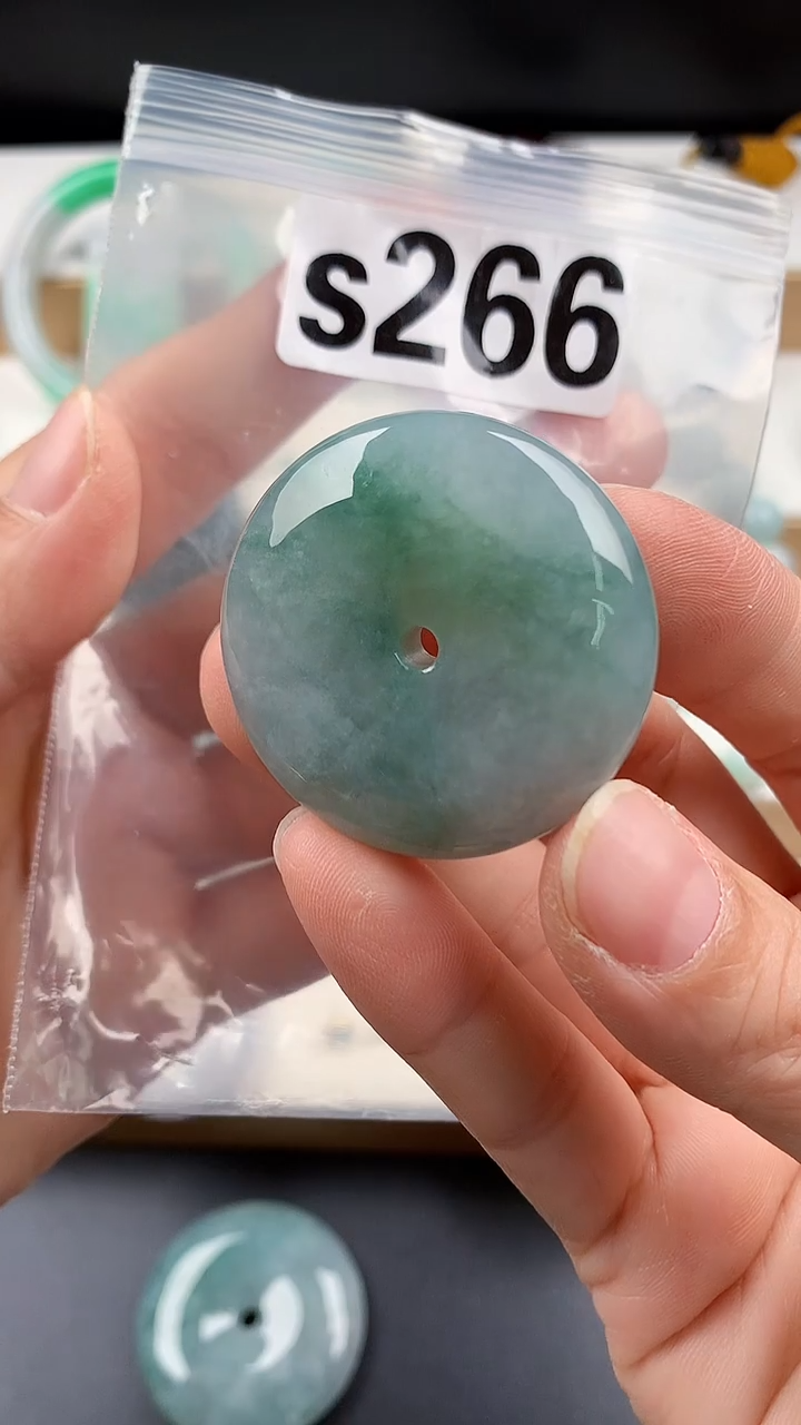 颈饰未镶嵌翡翠天然翡翠吊坠挂件