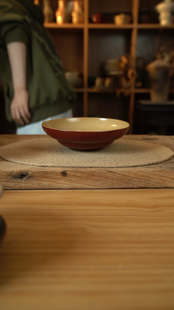 复古红系列的8英寸葫芦盘1个