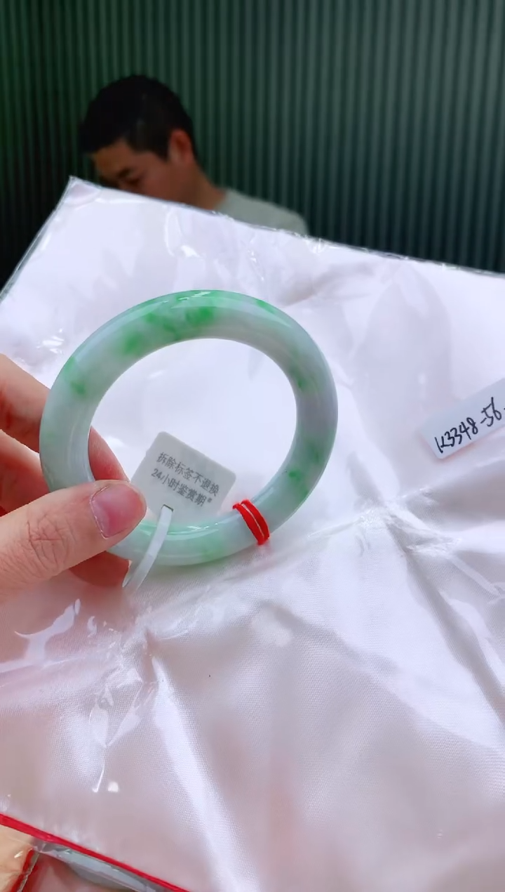 未镶嵌手镯翡翠56+