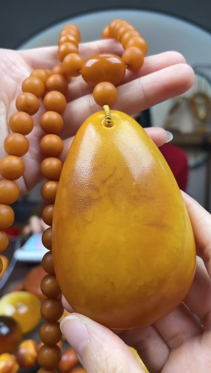 【闪购商品】琥珀裸石未镶嵌首饰 假1赔4 （多样性发货1件