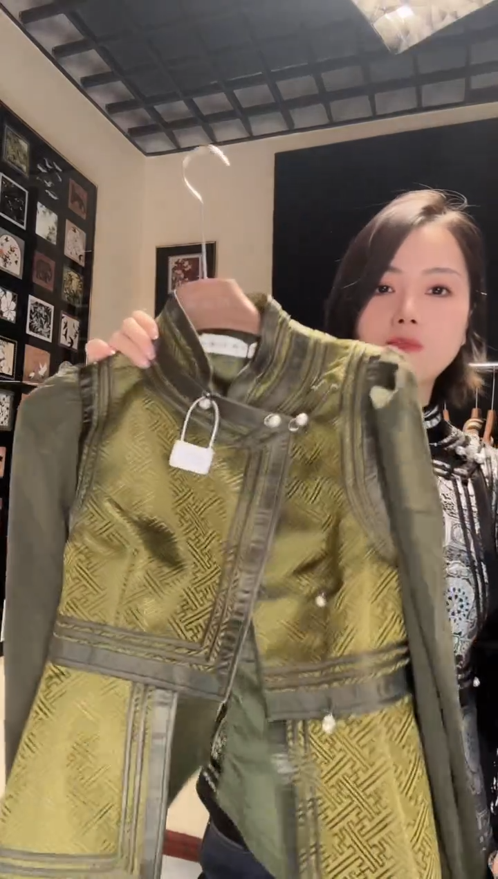 军绿万字纱袖马甲M