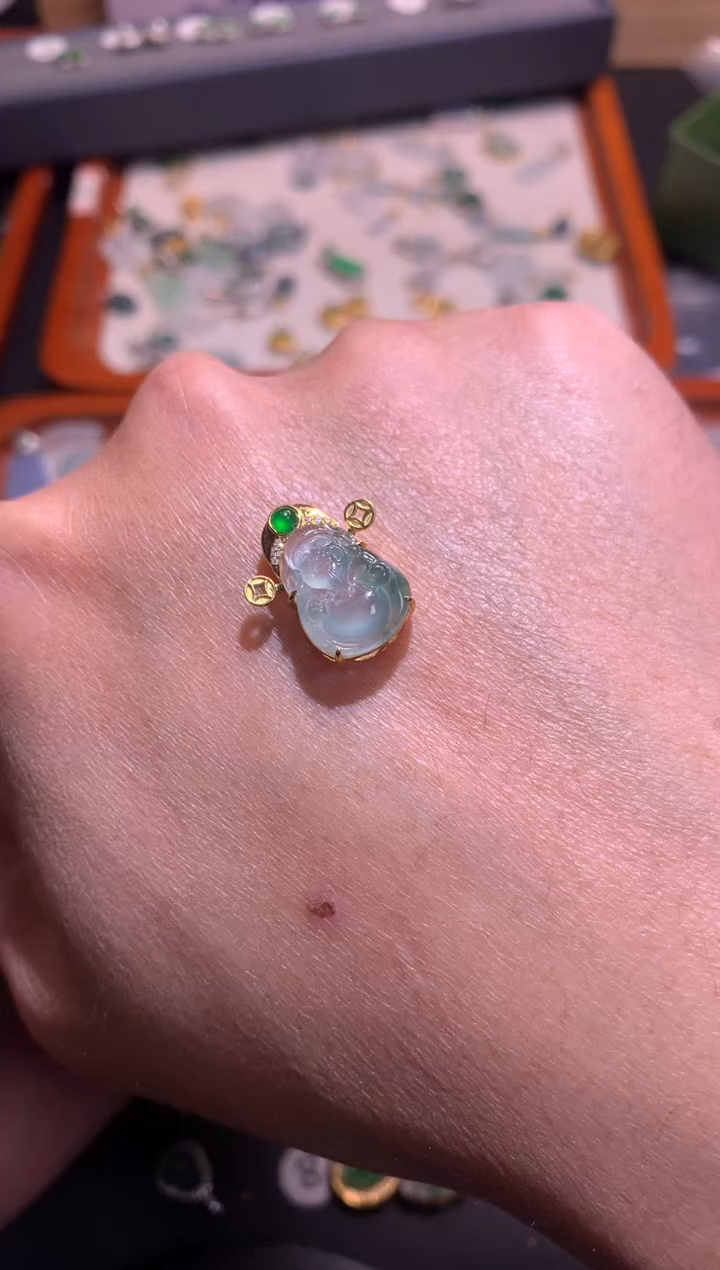 【闪购商品】翡翠吊坠(不含链)18K金镶嵌1