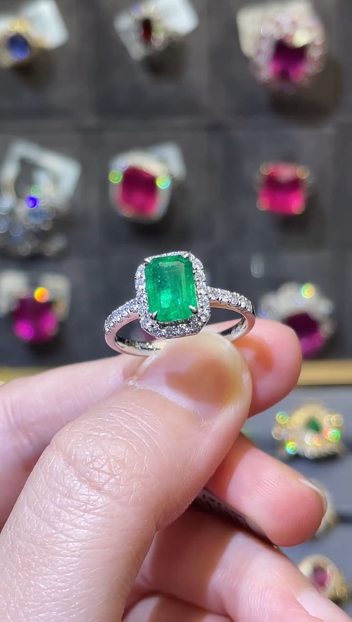 【闪购商品】祖母绿戒指18K金镶嵌【女神节】1.68ct/微油